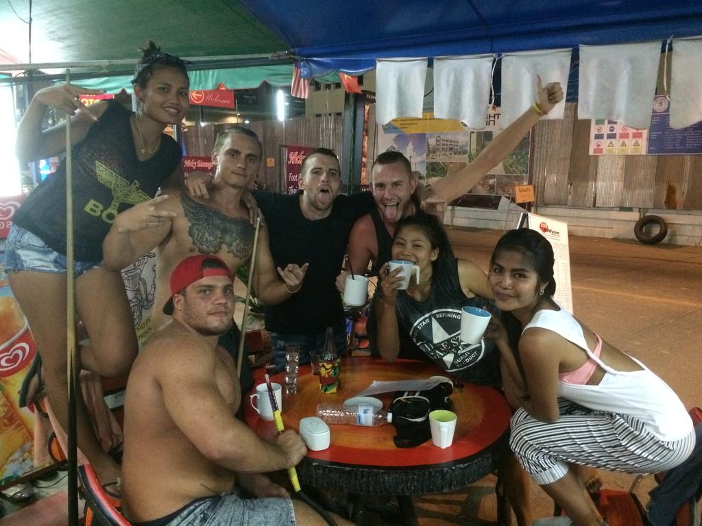 Asia Backpackers Pattaya Esterno foto