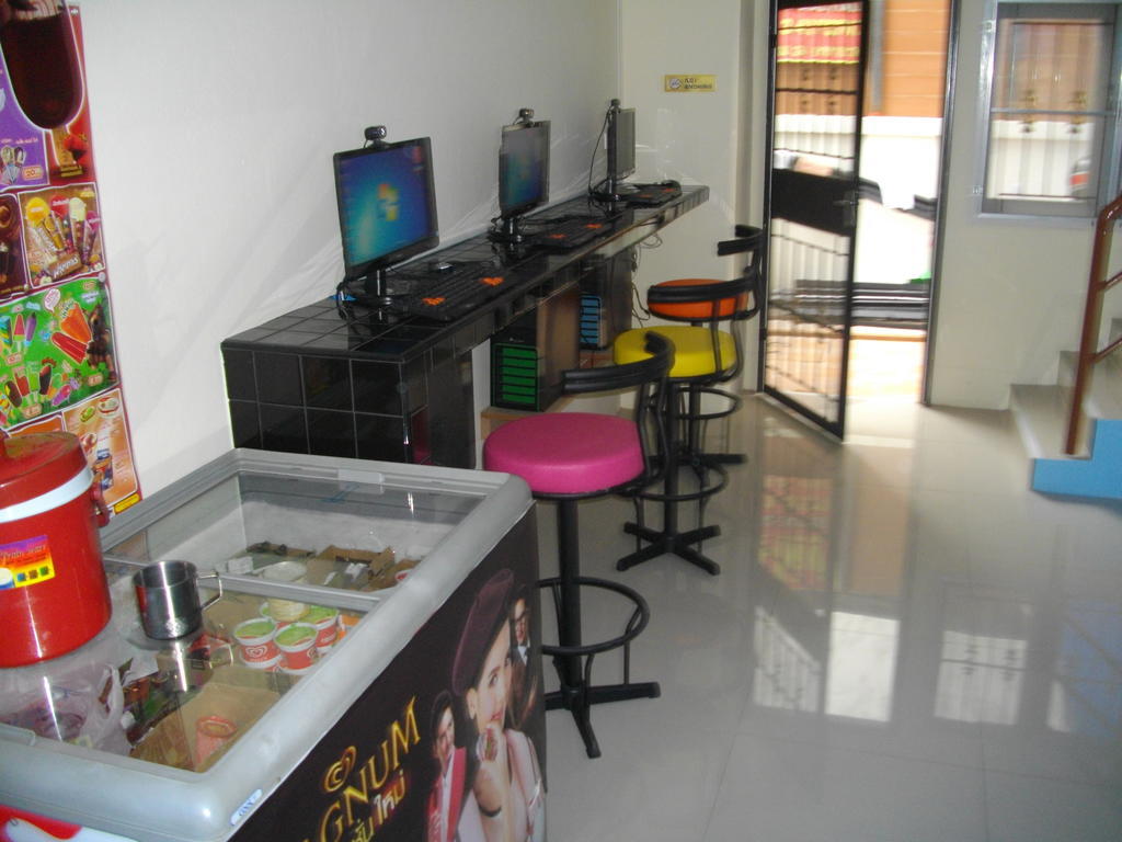 Asia Backpackers Pattaya Esterno foto